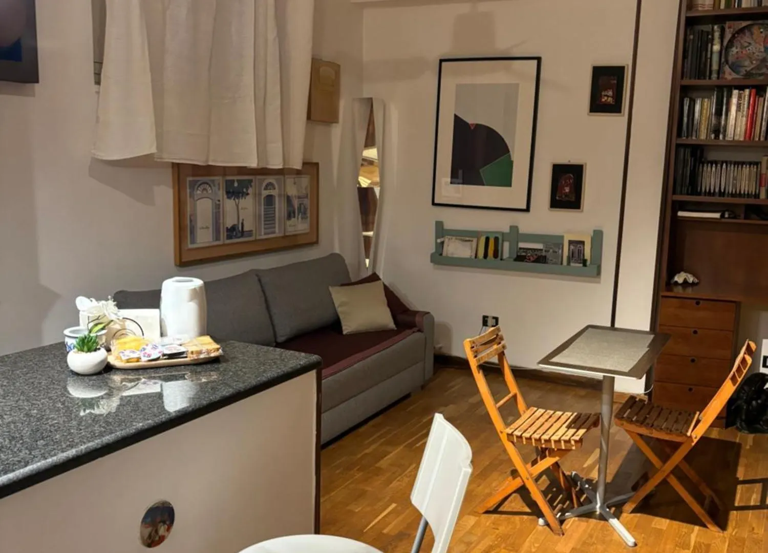Book Room Art Loft Stiloso Collina Vomero Naples Apartment