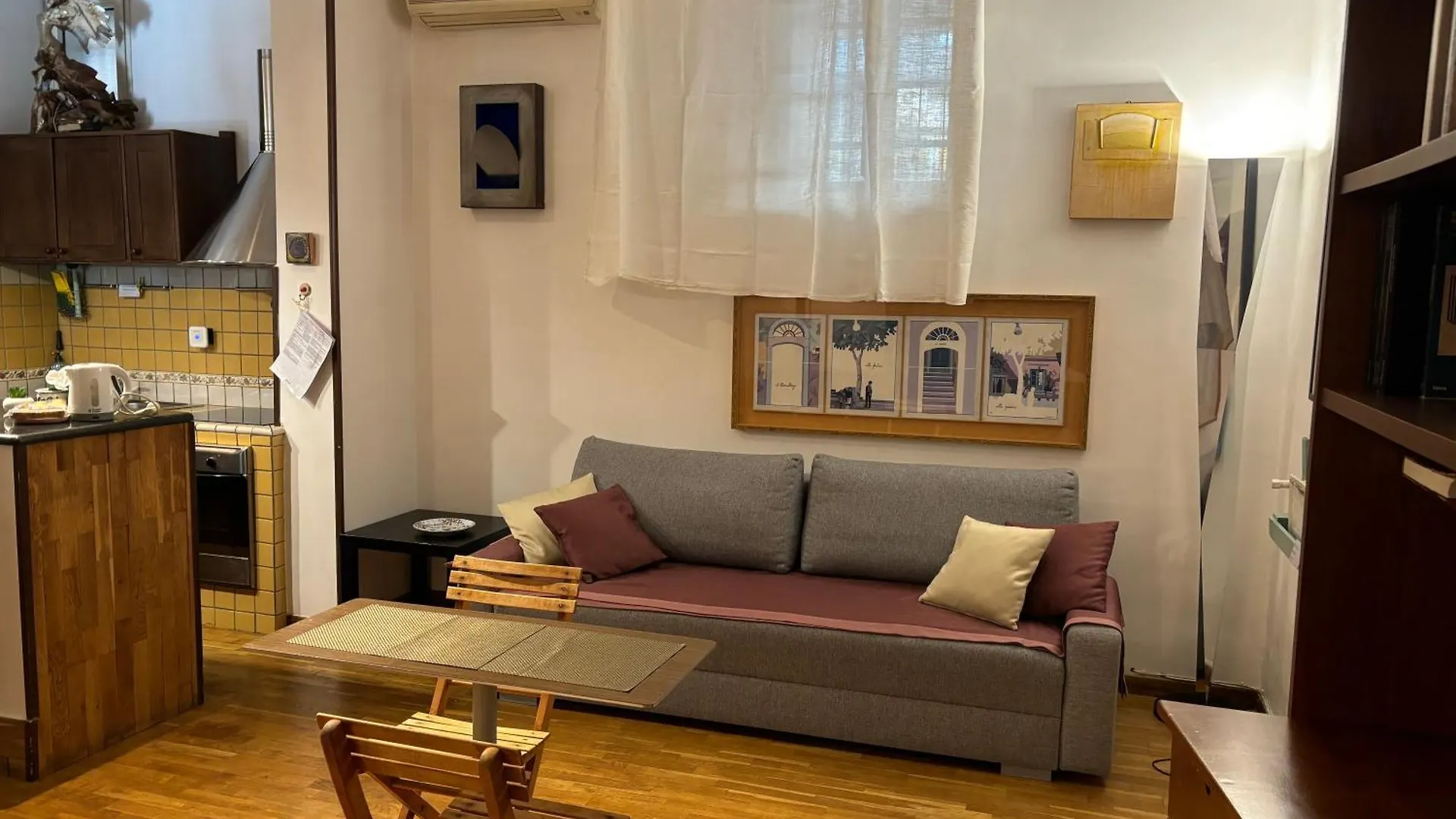 Book Room Art Loft Stiloso Collina Vomero Naples Italy
